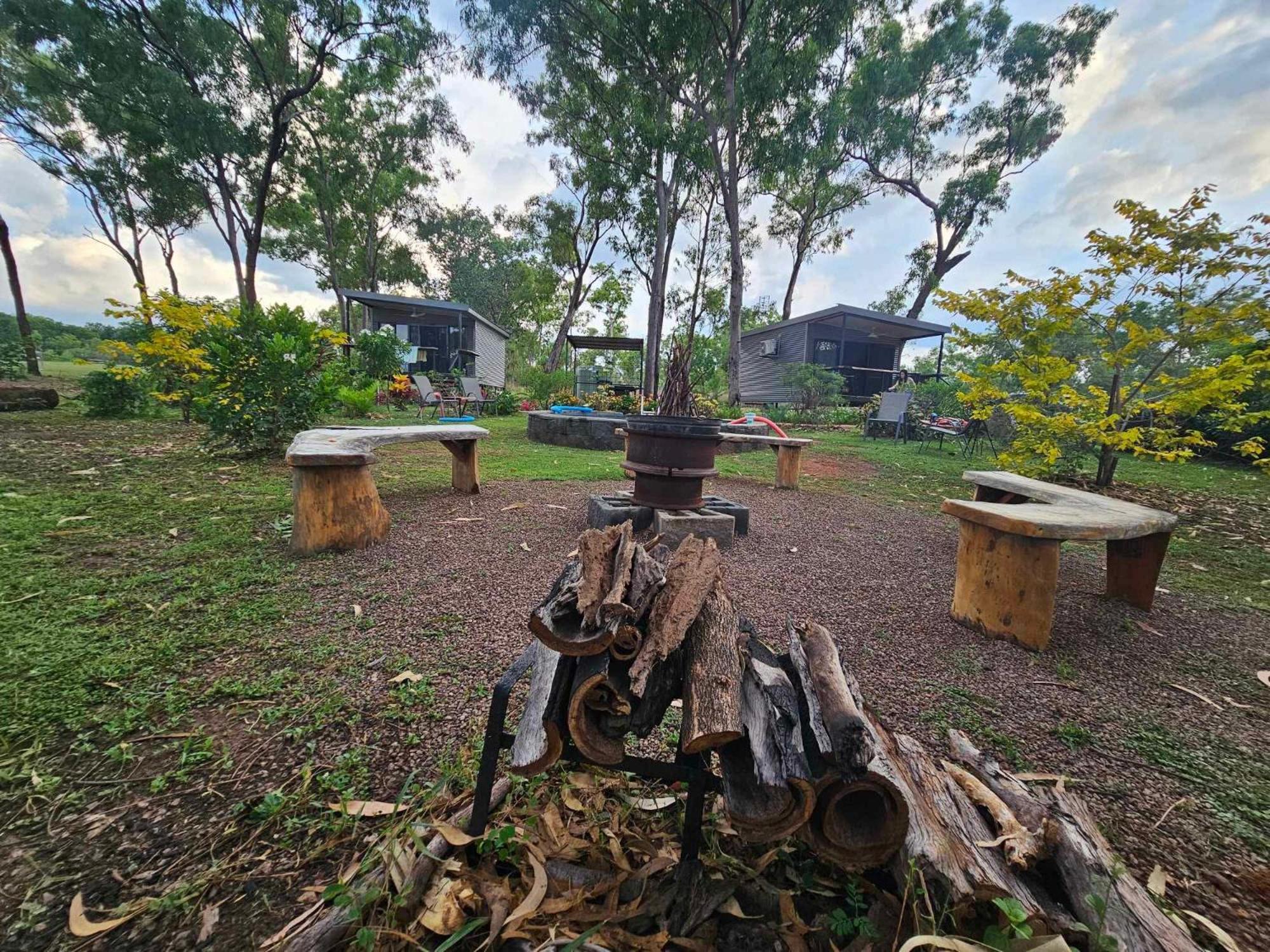 Litchfield Tropical Stay Batchelor ภายนอก รูปภาพ